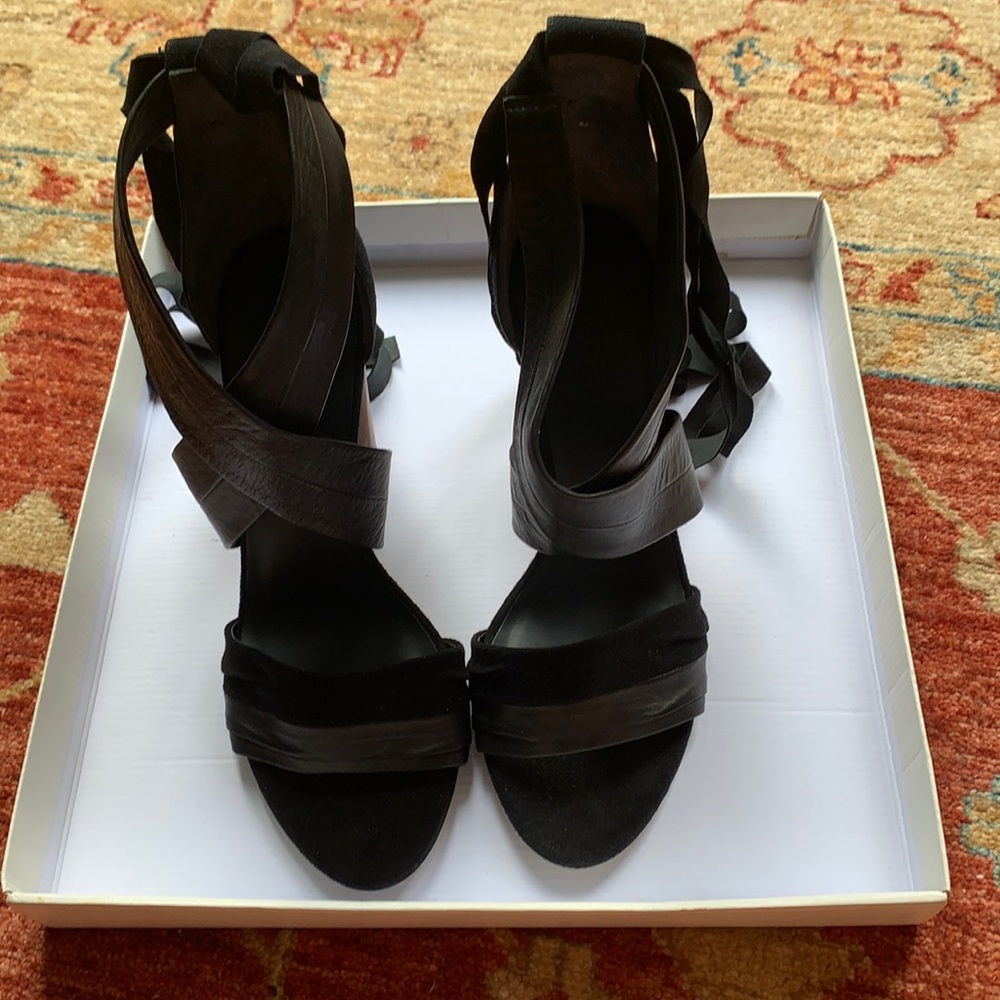 Vince sandals